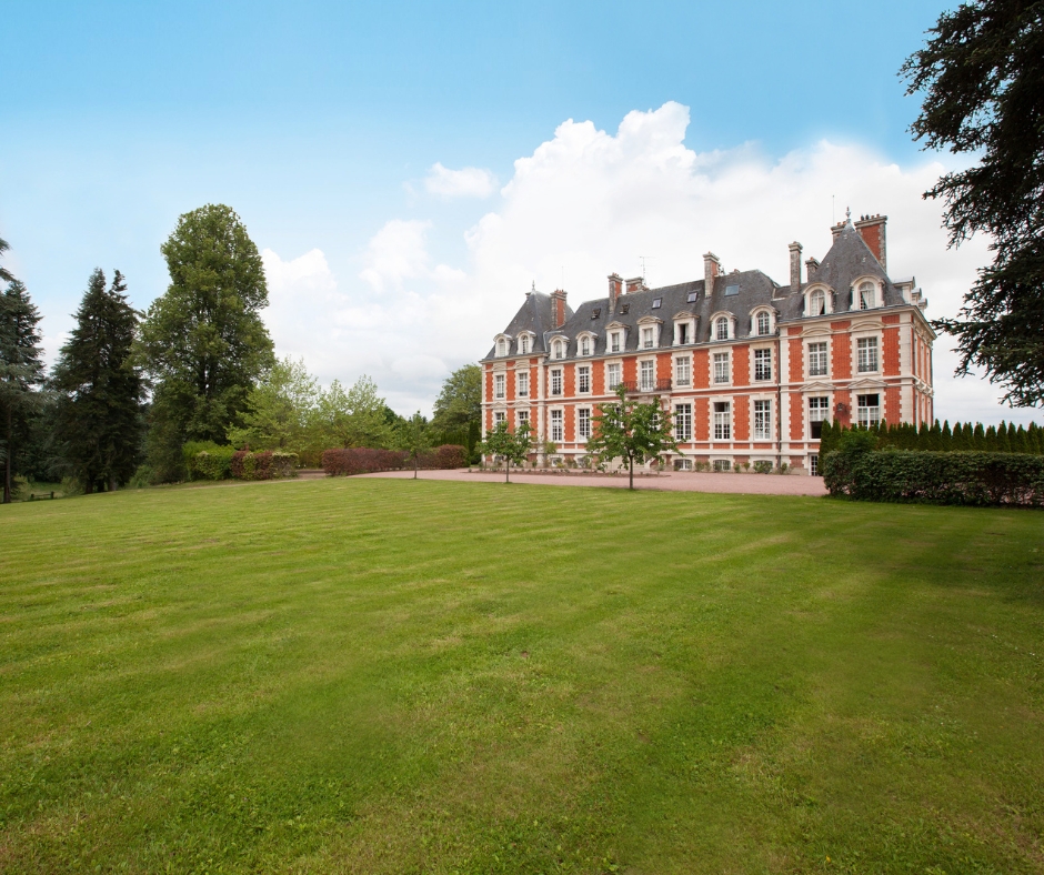 View of Chateau de la Cazine Front Exterior